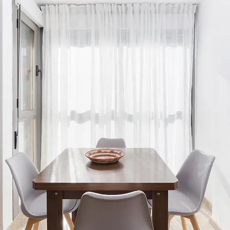 Piso Familiar Cerca Del Centro, Ac Y Wifi Gratis Apartment Valencia Exterior photo