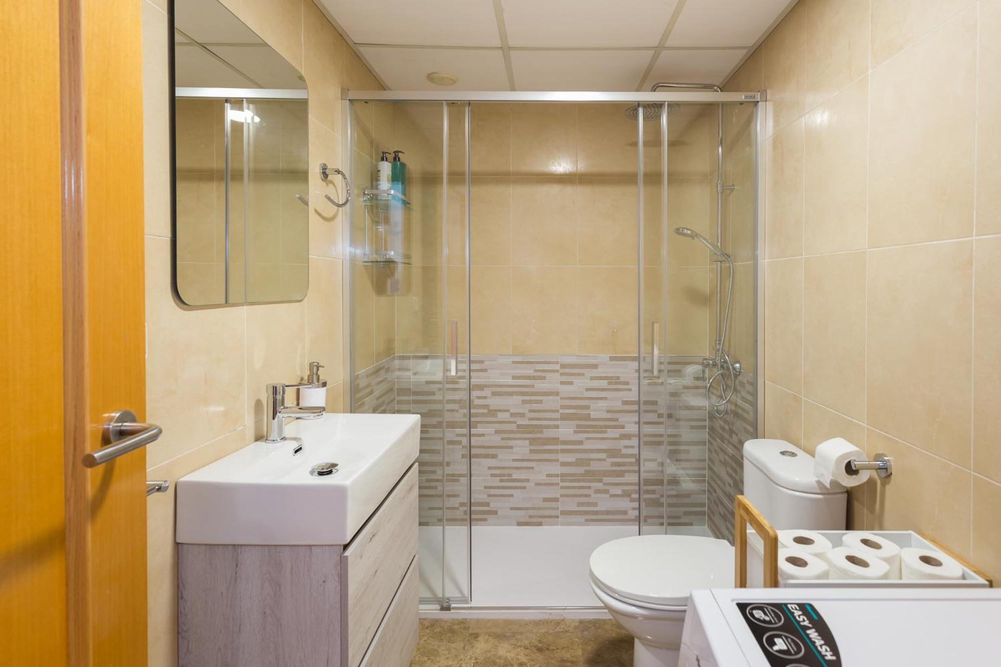 Piso Familiar Cerca Del Centro, Ac Y Wifi Gratis * Valence
