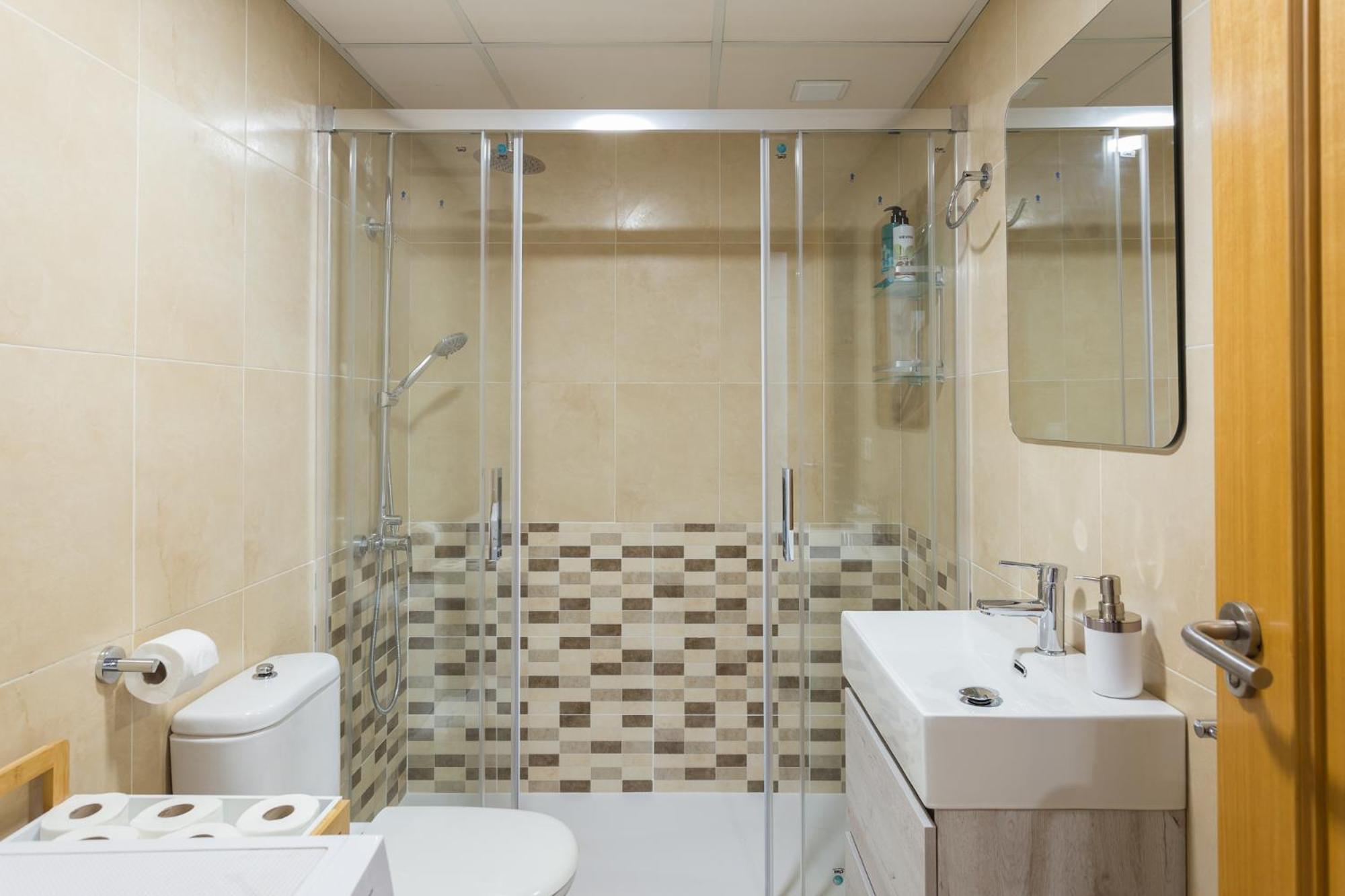 Appartement Piso Familiar Cerca Del Centro, Ac Y Wifi Gratis *